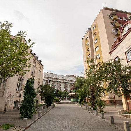 5 Star Central Studio Skopje Bagian luar foto