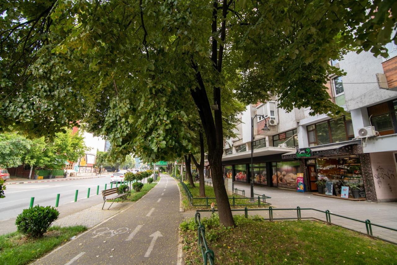 5 Star Central Studio Skopje Bagian luar foto