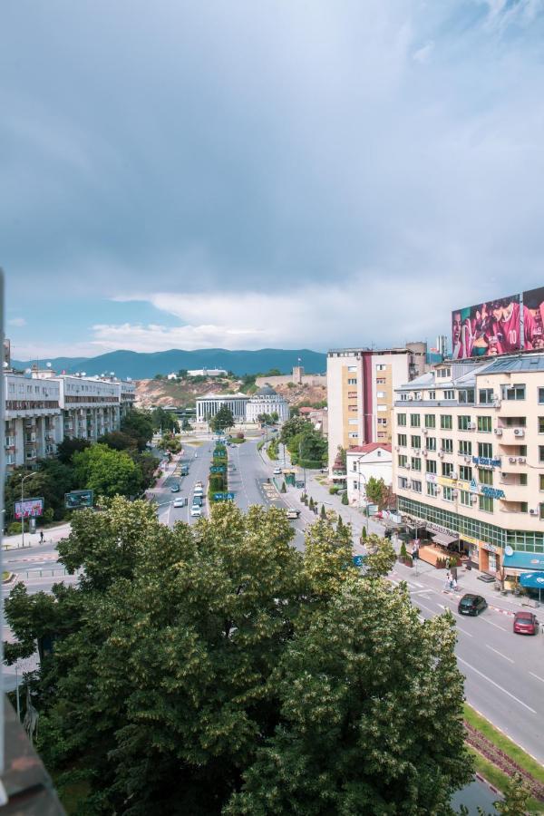 5 Star Central Studio Skopje Bagian luar foto