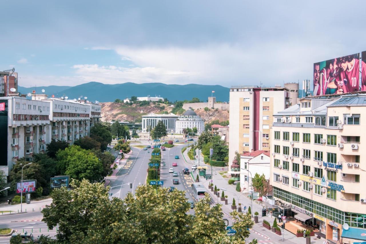 5 Star Central Studio Skopje Bagian luar foto