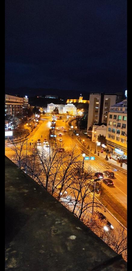 5 Star Central Studio Skopje Bagian luar foto